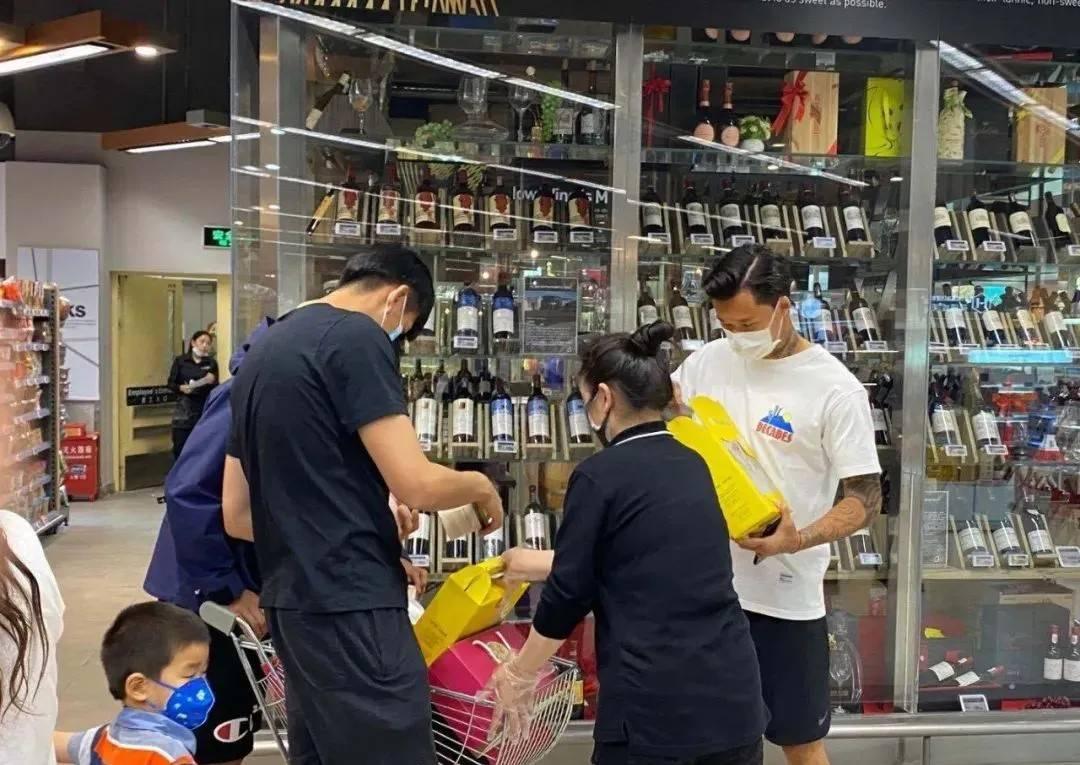 全运会上海首战告捷背后的艰难与挑战，徐根宝展现智慧应对阵容难凑齐局面