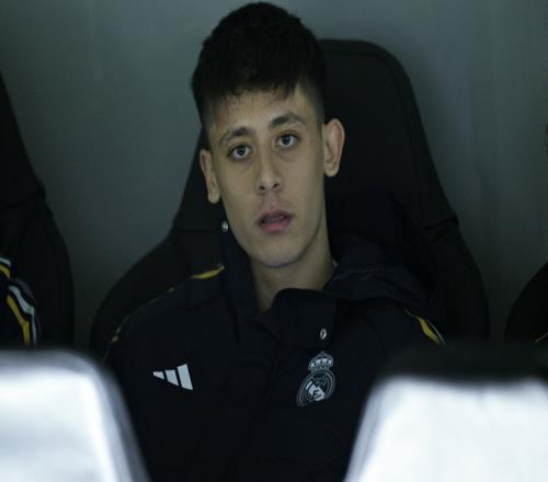 居勒尔亲笔，从山寨FIFA到皇马阿比——我的游戏人生成真了