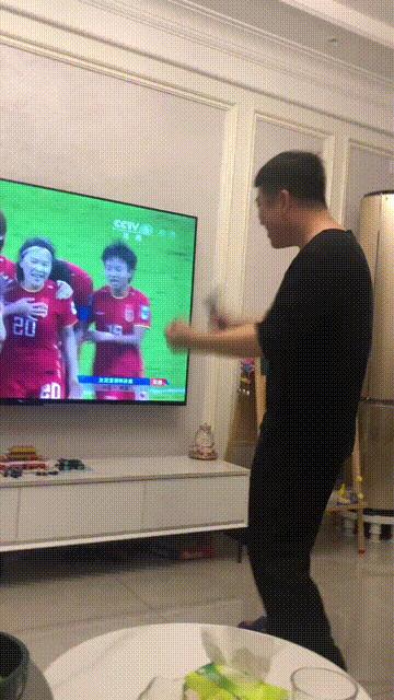 澳女足国脚家庭迎新成员，二胎降临，爱情结晶的幸福延续