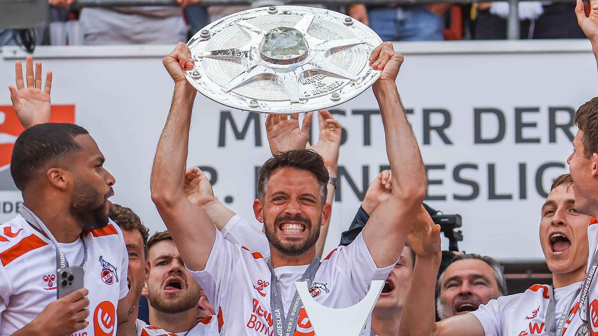 和德国一样，奥地利联赛也称作BUNDESLIGA，历史、特点与影响